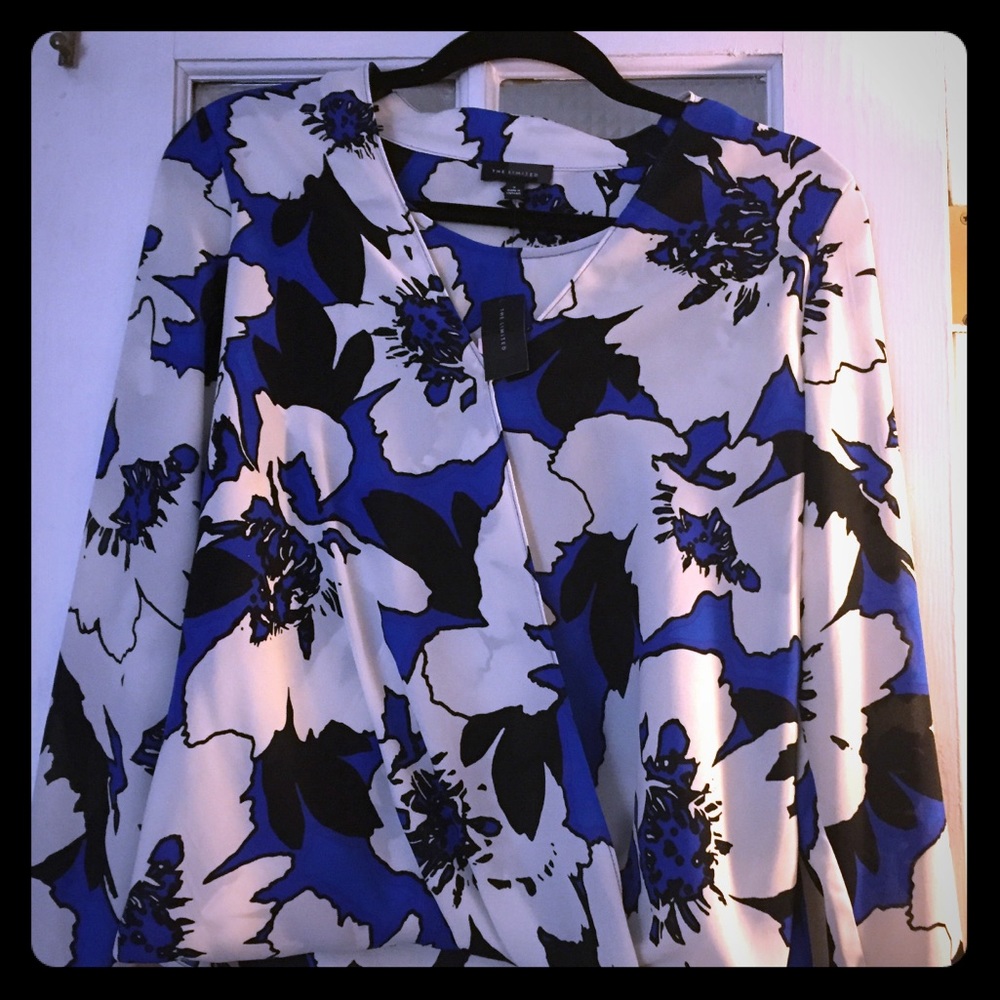 The Limited. blouse. Small. Print white/blue/Black